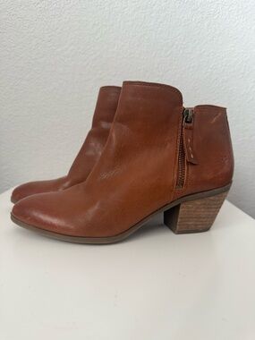 Women's Frye Judith Brown Leather Ankle zip Boots with Block w of Heel